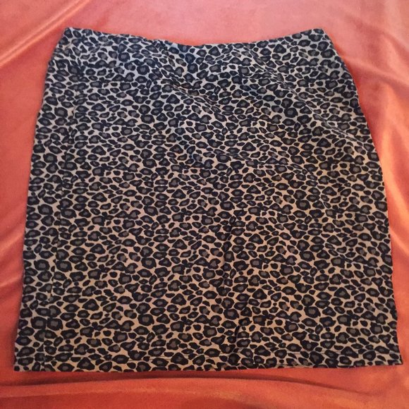 Skirt - Picture 3 of 3